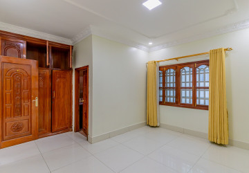 9 Bedroom Commercial Villa For Rent - BKK1, Phnom Penh thumbnail