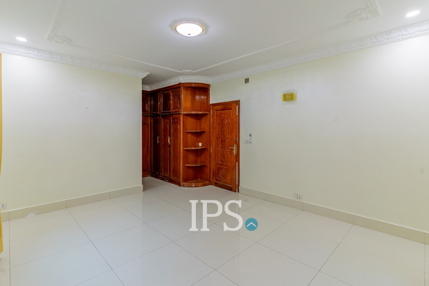 9 Bedroom Commercial Villa For Rent - BKK1, Phnom Penh