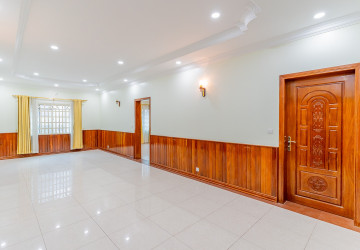 9 Bedroom Commercial Villa For Rent - BKK1, Phnom Penh thumbnail