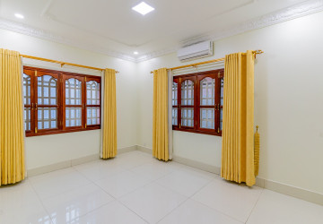 9 Bedroom Commercial Villa For Rent - BKK1, Phnom Penh thumbnail