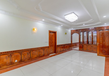 9 Bedroom Commercial Villa For Rent - BKK1, Phnom Penh thumbnail