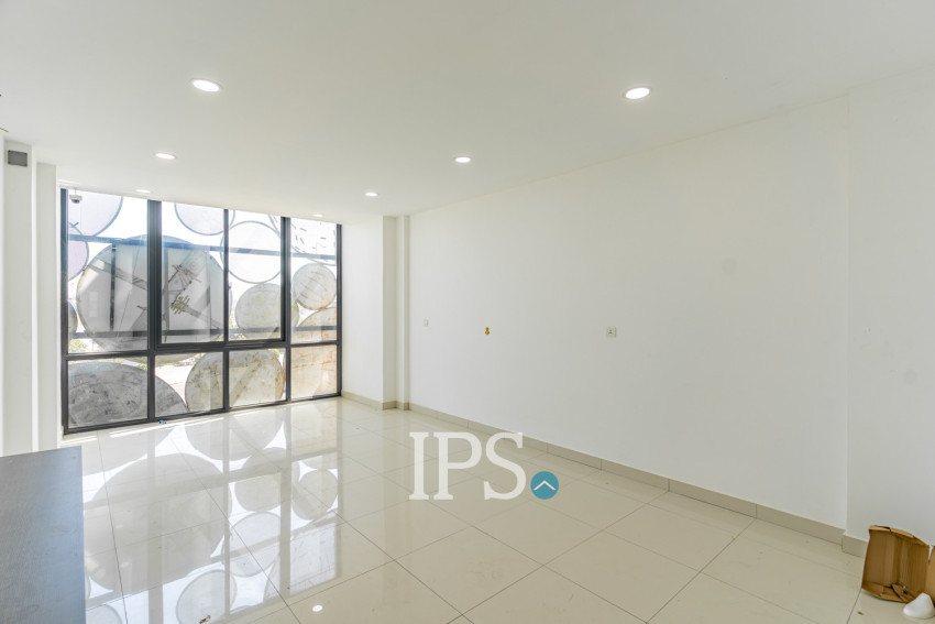 6 Bedroom Shophouse For Rent - Ta Khmau, Kandal Province