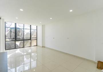 6 Bedroom Shophouse For Rent - Ta Khmau, Kandal Province thumbnail