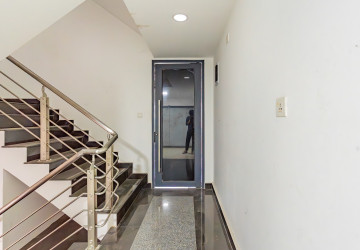 6 Bedroom Shophouse For Rent - Ta Khmau, Kandal Province thumbnail