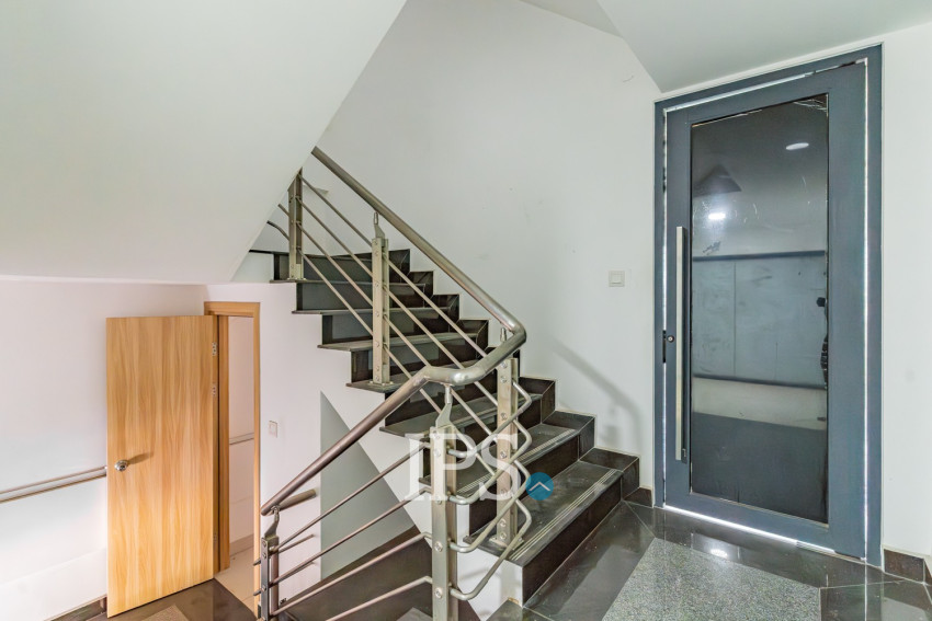 6 Bedroom Shophouse For Rent - Ta Khmau, Kandal Province