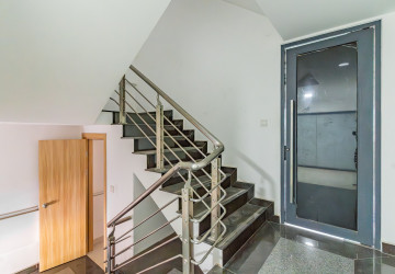 6 Bedroom Shophouse For Rent - Ta Khmau, Kandal Province thumbnail