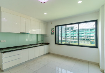 6 Bedroom Shophouse For Rent - Ta Khmau, Kandal Province thumbnail