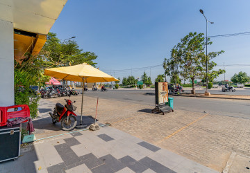 6 Bedroom Shophouse For Rent - Ta Khmau, Kandal Province thumbnail