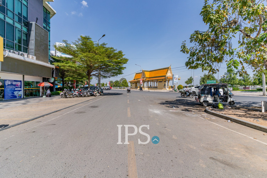 6 Bedroom Shophouse For Rent - Ta Khmau, Kandal Province