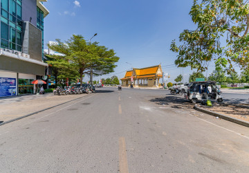 6 Bedroom Shophouse For Rent - Ta Khmau, Kandal Province thumbnail