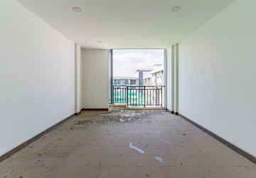 6 Bedroom Shophouse For Rent - Ta Khmau, Kandal Province thumbnail