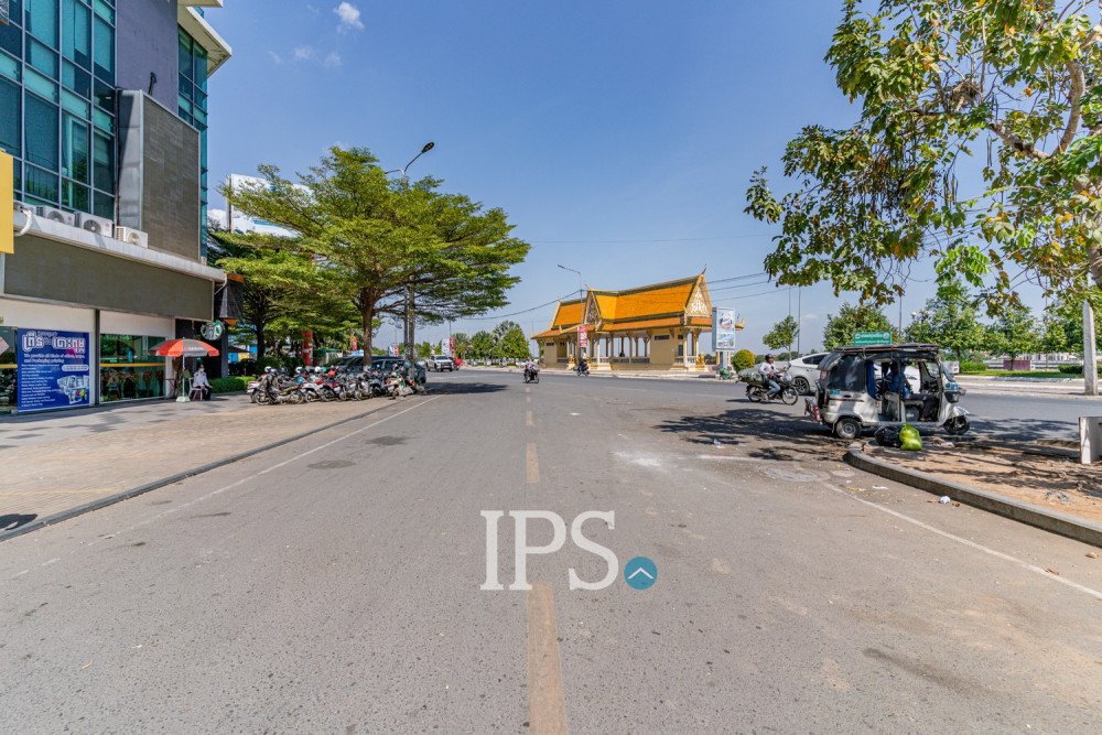 6 Bedroom Shophouse For Rent - Ta Khmau, Kandal Province - Image 35
