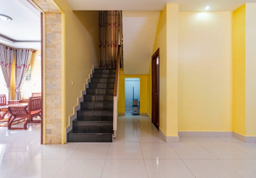 4 Bedroom House For Rent - Svay Dangkum, Siem Reap thumbnail