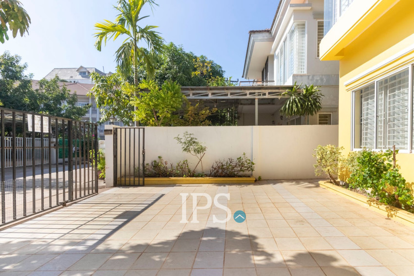 4 Bedroom House For Rent - Svay Dangkum, Siem Reap