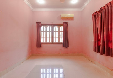 6 Bedroom House For Rent - Svay Dangkum, Siem Reap thumbnail