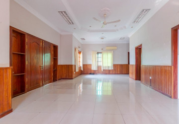 6 Bedroom House For Rent - Svay Dangkum, Siem Reap thumbnail
