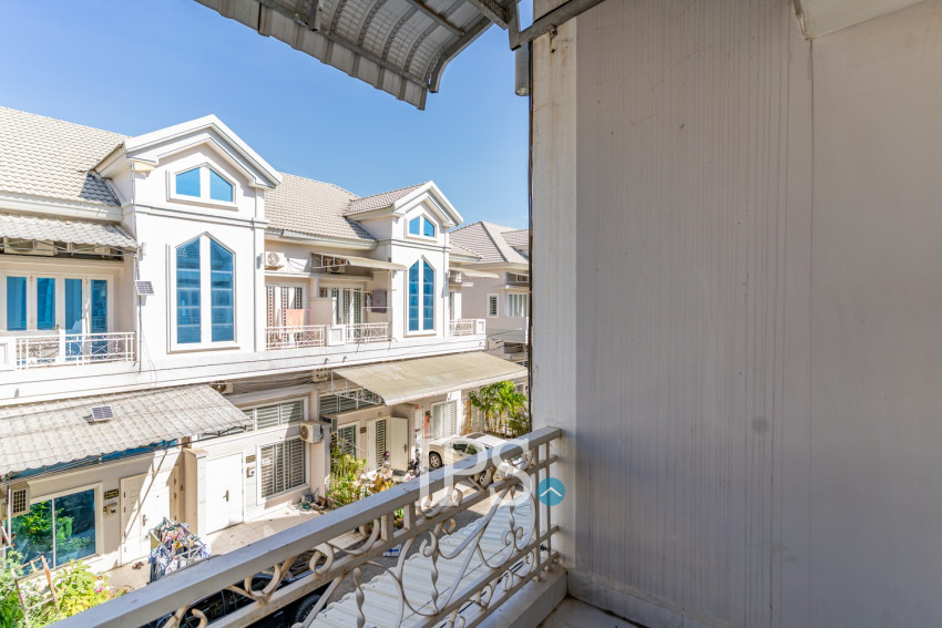 4 Bedroom Link House For Sale - Nirouth, Phnom Penh