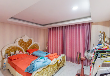 4 Bedroom Link House For Sale - Nirouth, Phnom Penh thumbnail