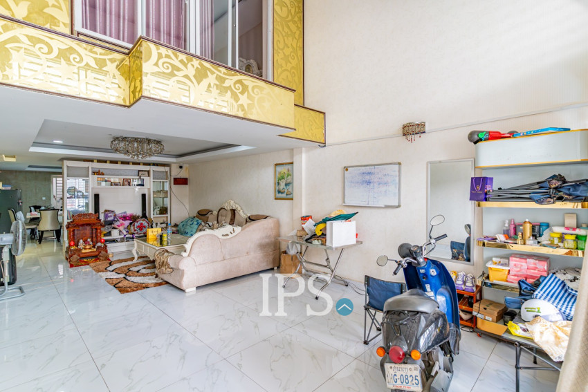 4 Bedroom Link House For Sale - Nirouth, Phnom Penh
