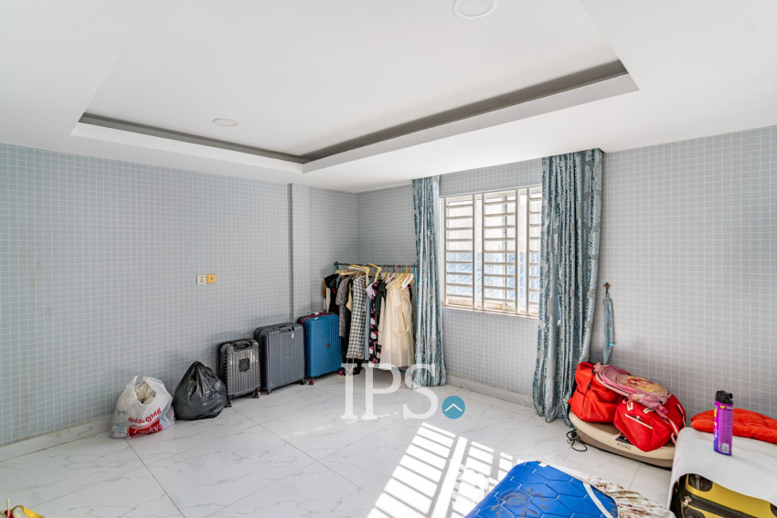4 Bedroom Link House For Sale - Nirouth, Phnom Penh