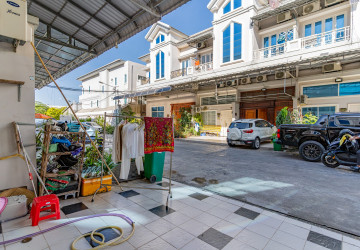 4 Bedroom Link House For Sale - Nirouth, Phnom Penh thumbnail