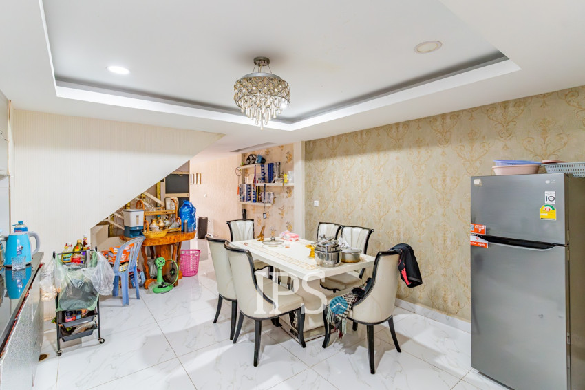 4 Bedroom Link House For Sale - Nirouth, Phnom Penh