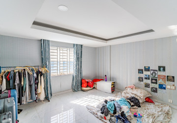 4 Bedroom Link House For Sale - Nirouth, Phnom Penh thumbnail