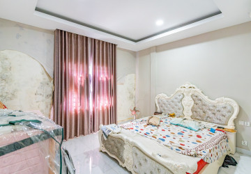 4 Bedroom Link House For Sale - Nirouth, Phnom Penh thumbnail