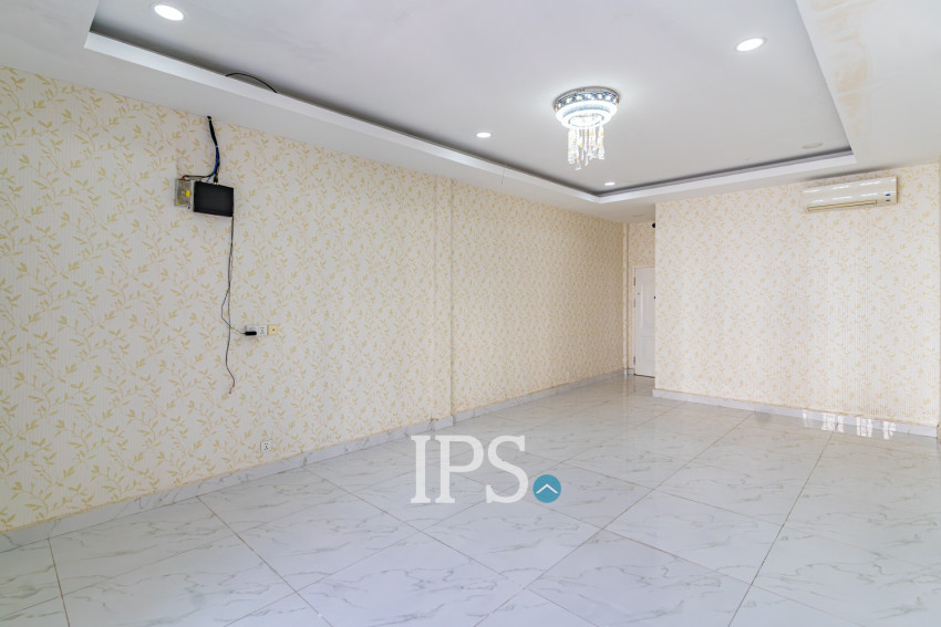 4 Bedroom Link House For Sale - Nirouth, Phnom Penh