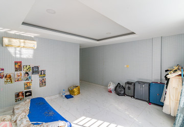 4 Bedroom Link House For Sale - Nirouth, Phnom Penh thumbnail