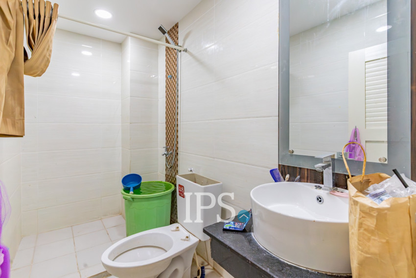 4 Bedroom Link House For Sale - Nirouth, Phnom Penh