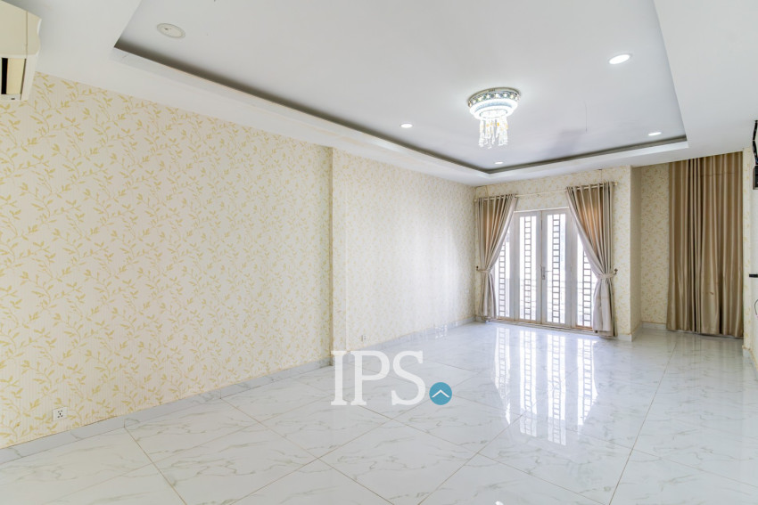 4 Bedroom Link House For Sale - Nirouth, Phnom Penh