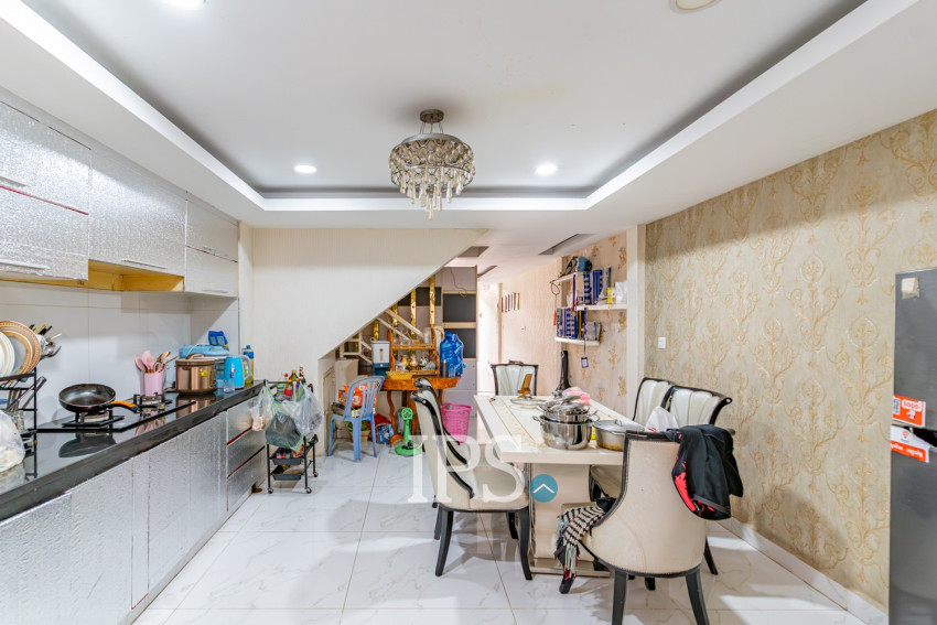 4 Bedroom Link House For Sale - Nirouth, Phnom Penh
