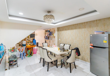 4 Bedroom Link House For Sale - Nirouth, Phnom Penh thumbnail