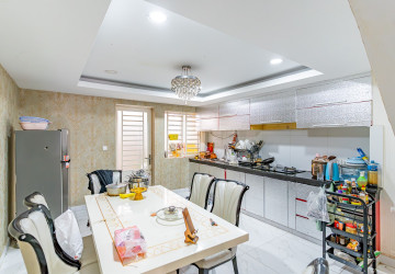 4 Bedroom Link House For Sale - Nirouth, Phnom Penh thumbnail