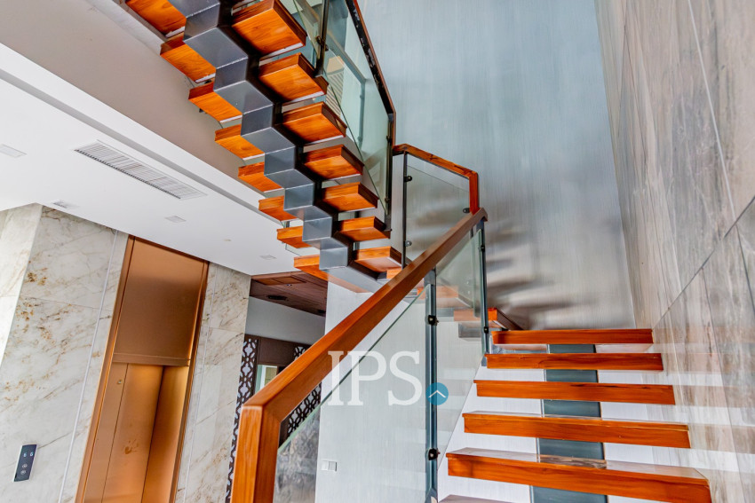 4 Bedroom Serviced Apartment For Rent - BKK1, Phnom Penh