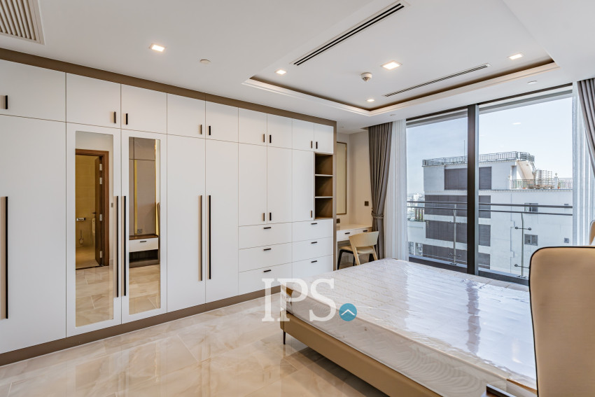 4 Bedroom Serviced Apartment For Rent - BKK1, Phnom Penh