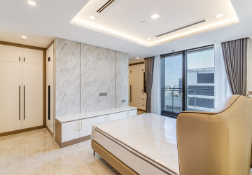 4 Bedroom Serviced Apartment For Rent - BKK1, Phnom Penh thumbnail