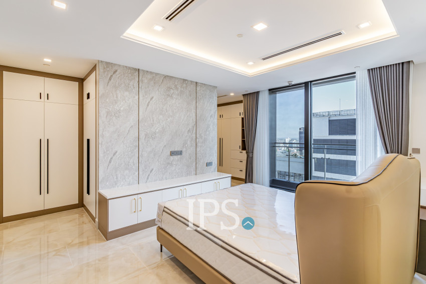 4 Bedroom Serviced Apartment For Rent - BKK1, Phnom Penh