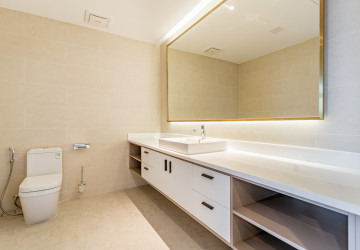 4 Bedroom Serviced Apartment For Rent - BKK1, Phnom Penh thumbnail