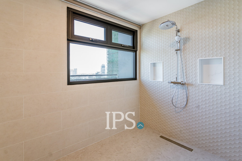 4 Bedroom Serviced Apartment For Rent - BKK1, Phnom Penh