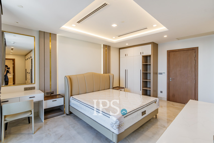 4 Bedroom Serviced Apartment For Rent - BKK1, Phnom Penh