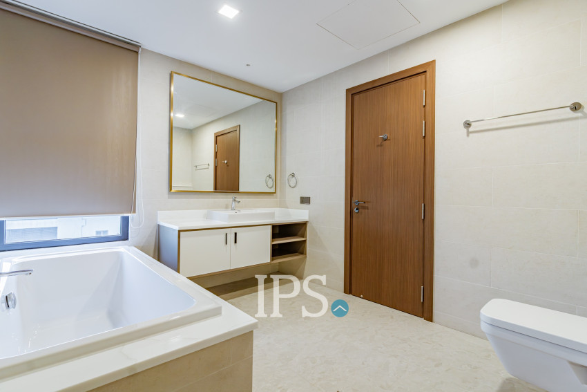 4 Bedroom Serviced Apartment For Rent - BKK1, Phnom Penh