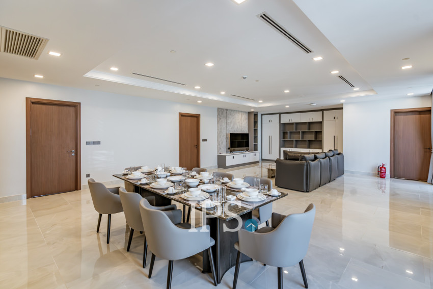 4 Bedroom Serviced Apartment For Rent - BKK1, Phnom Penh