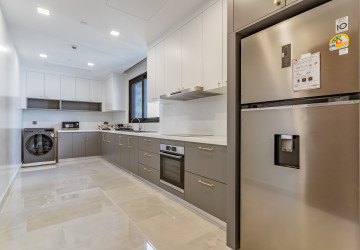 4 Bedroom Serviced Apartment For Rent - BKK1, Phnom Penh thumbnail