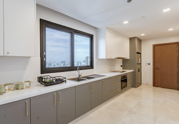 4 Bedroom Serviced Apartment For Rent - BKK1, Phnom Penh thumbnail