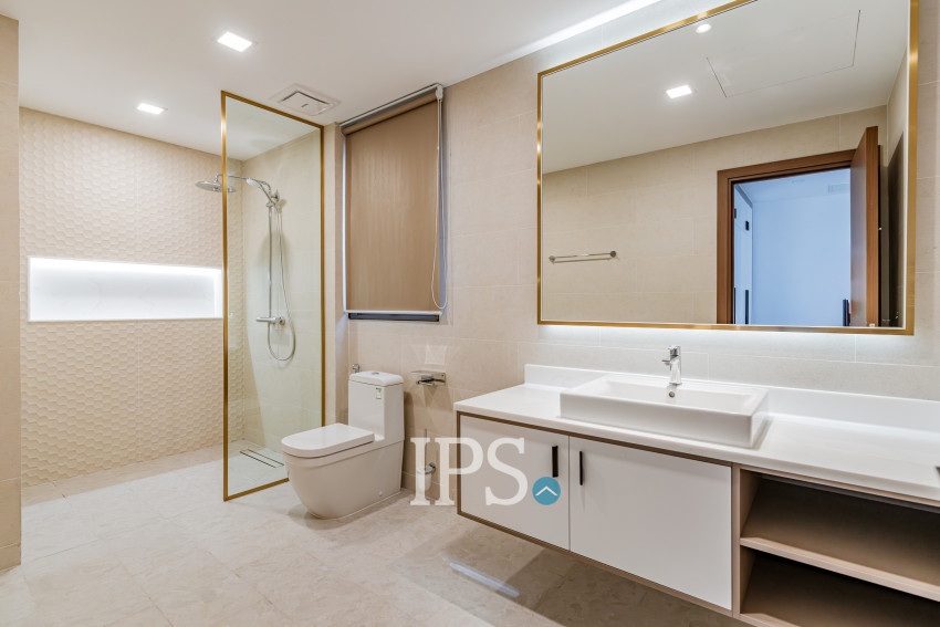 4 Bedroom Serviced Apartment For Rent - BKK1, Phnom Penh