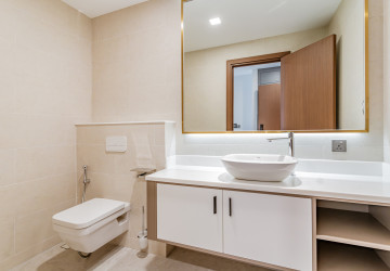 4 Bedroom Serviced Apartment For Rent - BKK1, Phnom Penh thumbnail