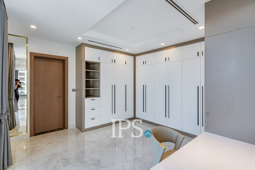 4 Bedroom Serviced Apartment For Rent - BKK1, Phnom Penh