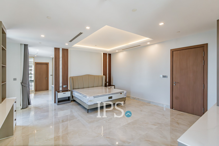 4 Bedroom Serviced Apartment For Rent - BKK1, Phnom Penh